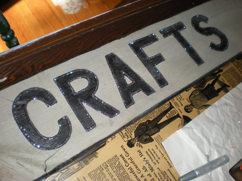 Woods sign CRAFTS