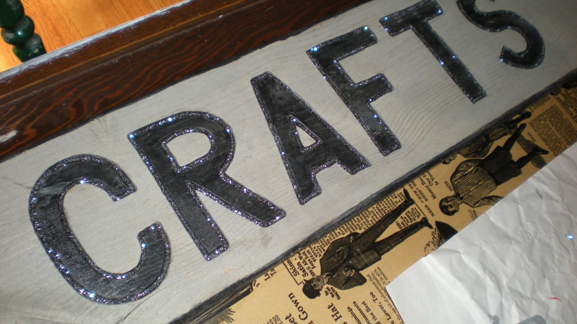 Woods sign CRAFTS
