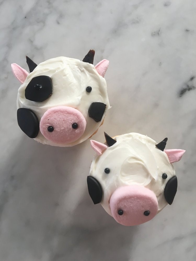cow themed cupcakes