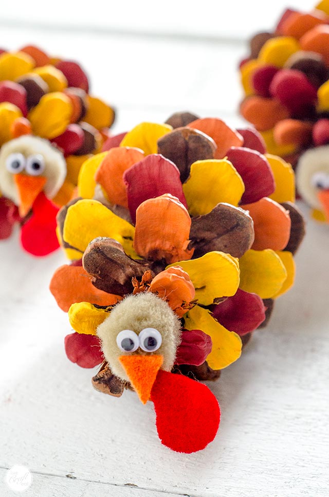 turkey craft using a pinecone as its body
