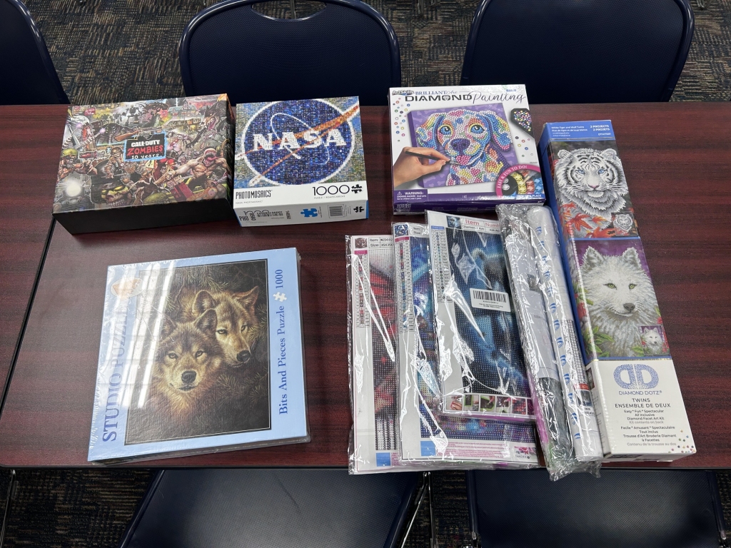 Diamond Art & Puzzles (various) Various Diamond Art crafts and 1000pc puzzles