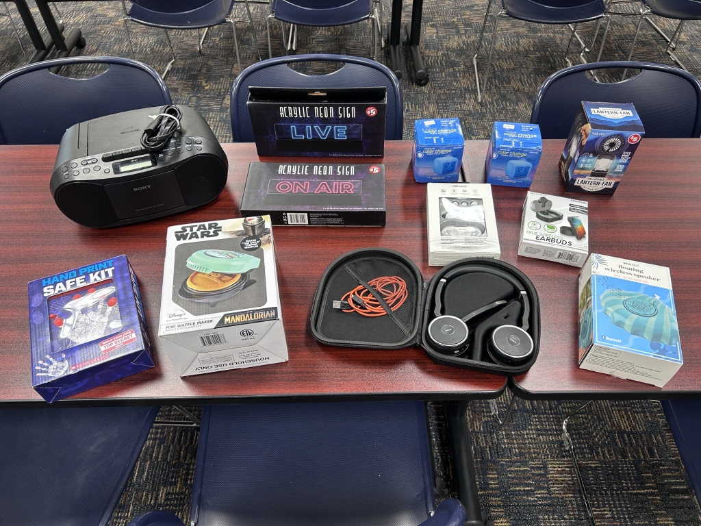 Electronics (various) Various electronic prizes